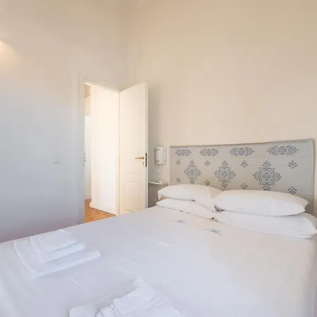 Cesira Villa *